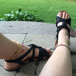 unr8ed cloth strap sandals